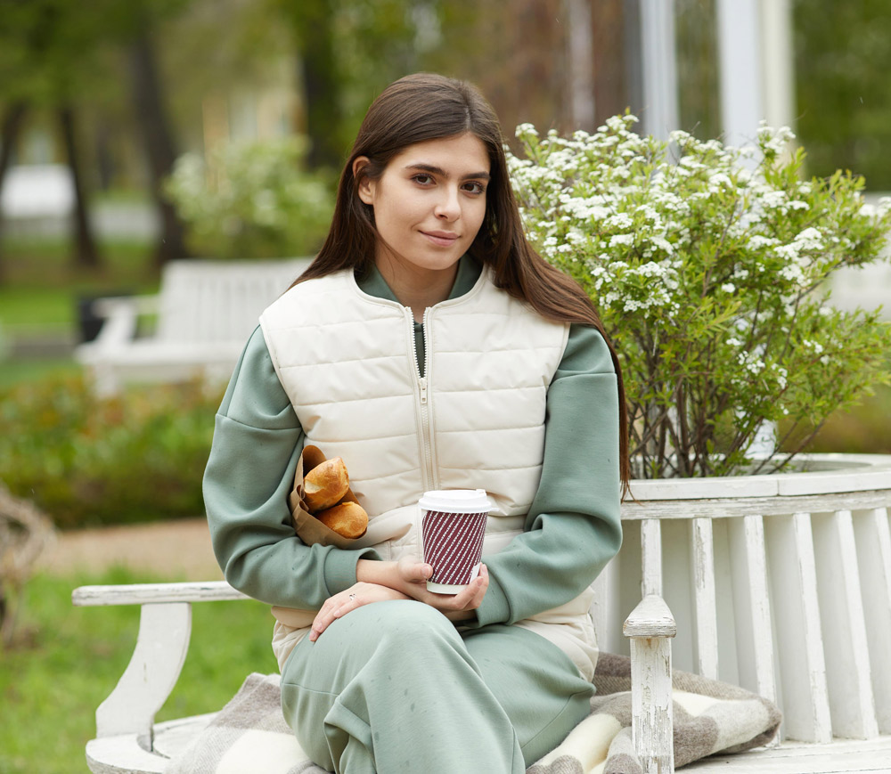 С чем носить шерстяной жилет: стильные образы на все сезоны