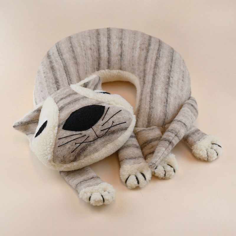 Подушка Рогалик Кот Матвей бежевый