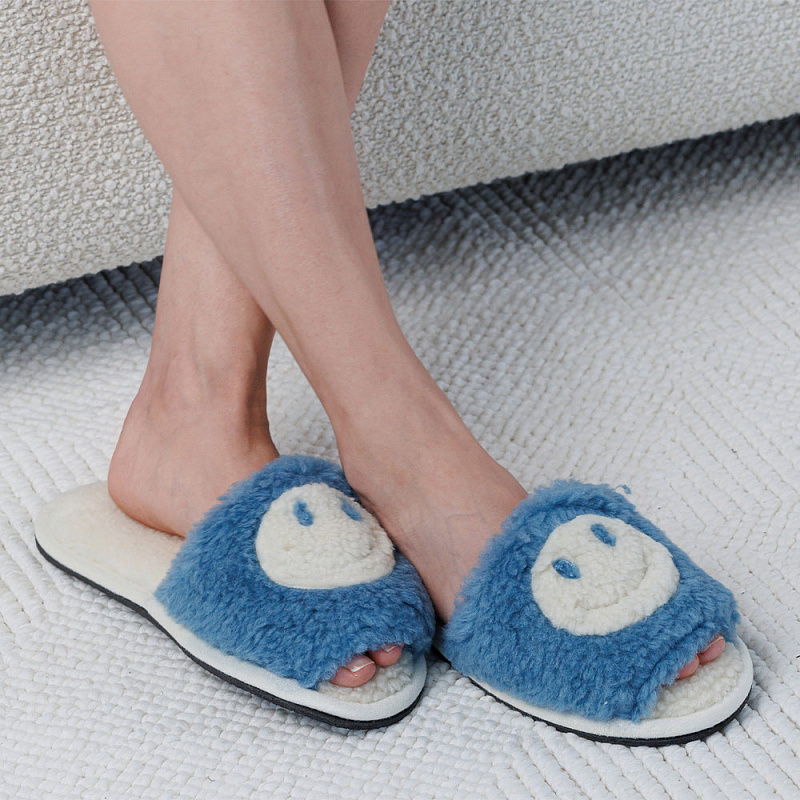 Домашние тапочки Смайлик голубой