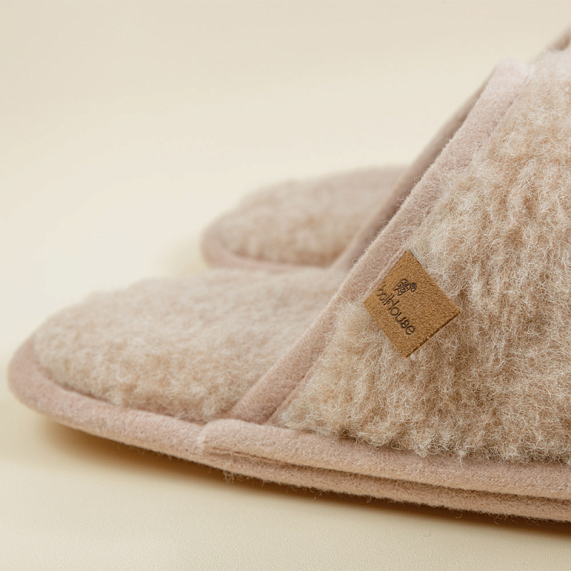 Домашние тапочки верблюд серебристый