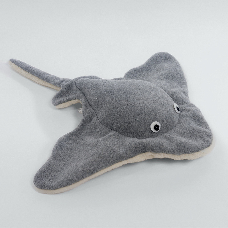 Сувенир Скат Панкрат серый